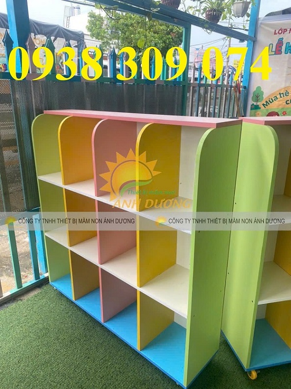 Tủ đựng cặp mầm non, kệ cặp mầm non 12 ô,kệ cặp dép mầm non