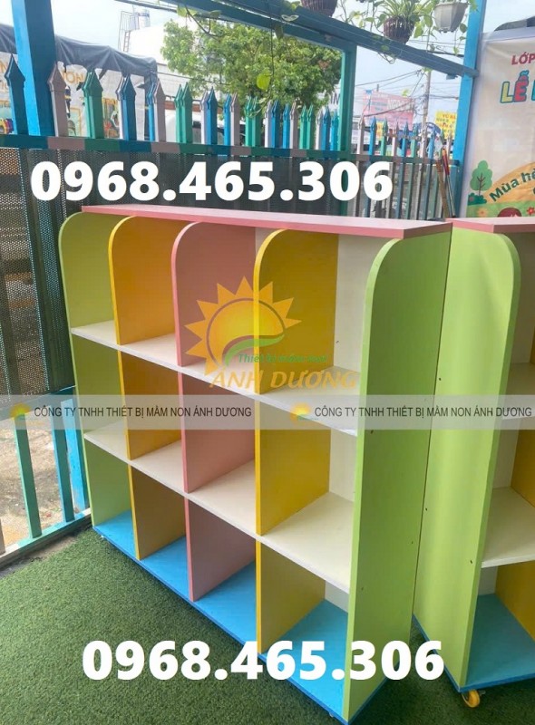 Kệ đựng cặp sách mầm non bằng gỗ MDF nhiều màu
