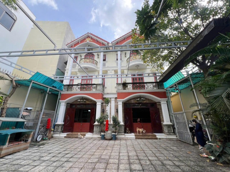 Bán biệt thự sân vườn, diện tích 480m2, ngang 12m, Giảm 11 tỷ, kinh doanh đa ngành, Hiệp Bình