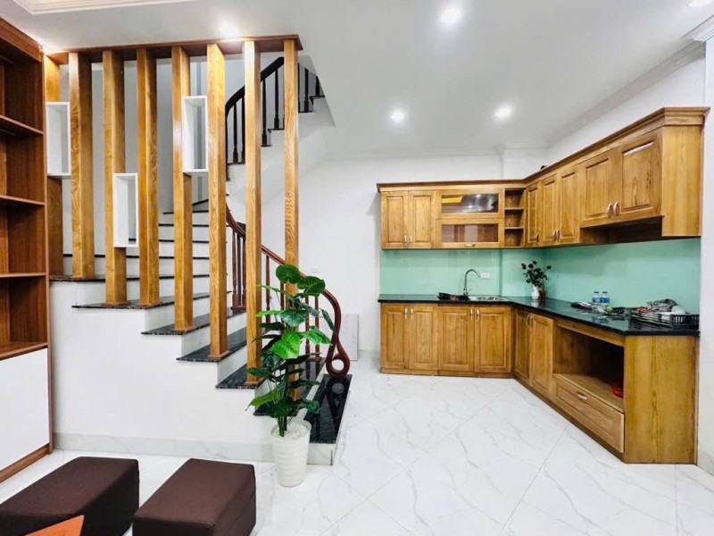 NHÀ ĐẸP – NGÕ 175 LẠC LONG QUÂN – 5 TẦNG NỘI THẤT XỊN – GẦN HỒ TÂY - 8,5 TỶ