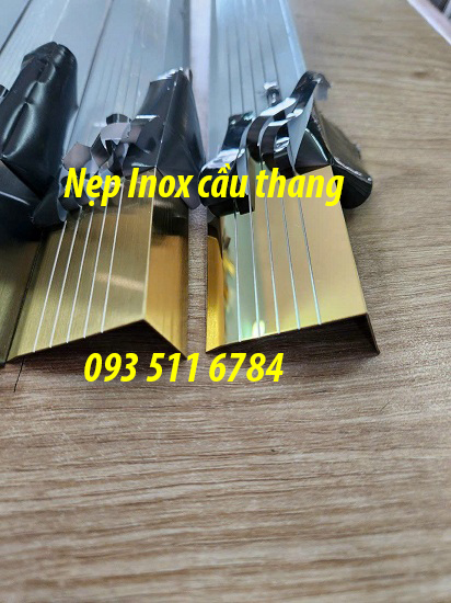 Nẹp Inox ốp cầu thang chống trượt nẹp V inox ốp gạch