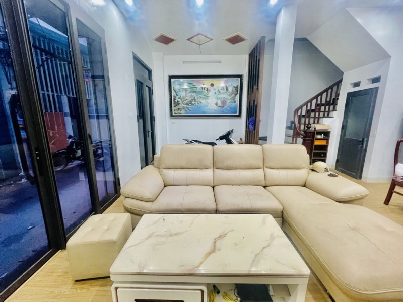 Bán nhà Tựu Liệt, Thanh Trì, Ô tô, gần phố, 42m2, 6.9  tỷ (CTL)