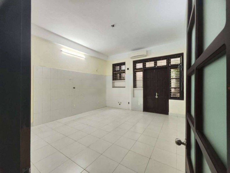 Cho thuê nhà Phố Bạch Mai, 4 tầng x 84m2, 2 mặt ngõ kinh doanh