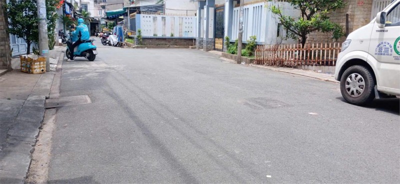 NHÀ ĐẸP BÌNH TÂN, GẦN LÊ VĂN QUỚI, 4 X 15M, HẺM XE HƠI 6M, CHỈ 5,X TỶ