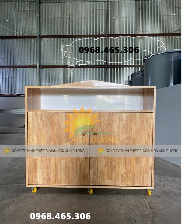 Tủ chăn gối mầm non bằng gỗ, tủ đựng chăn gối trẻ em 