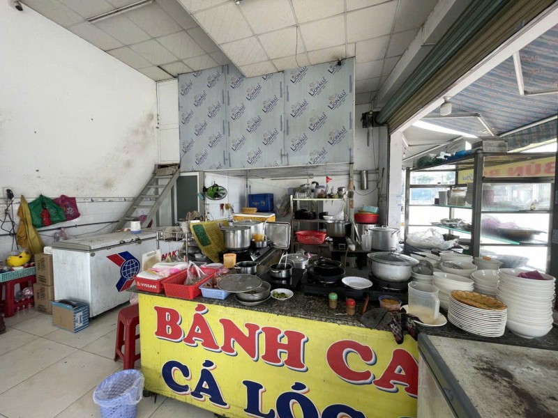 Hóc Môn ! SANG RẺ QUÁN BÁNH CANH CÁ LÓC – BÚN BÒ HUẾ , Góc 2 MT , DT : 12m  x 12m , MT đường lớn