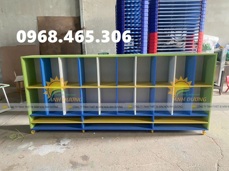 Tủ cặp dép mầm non bằng gỗ