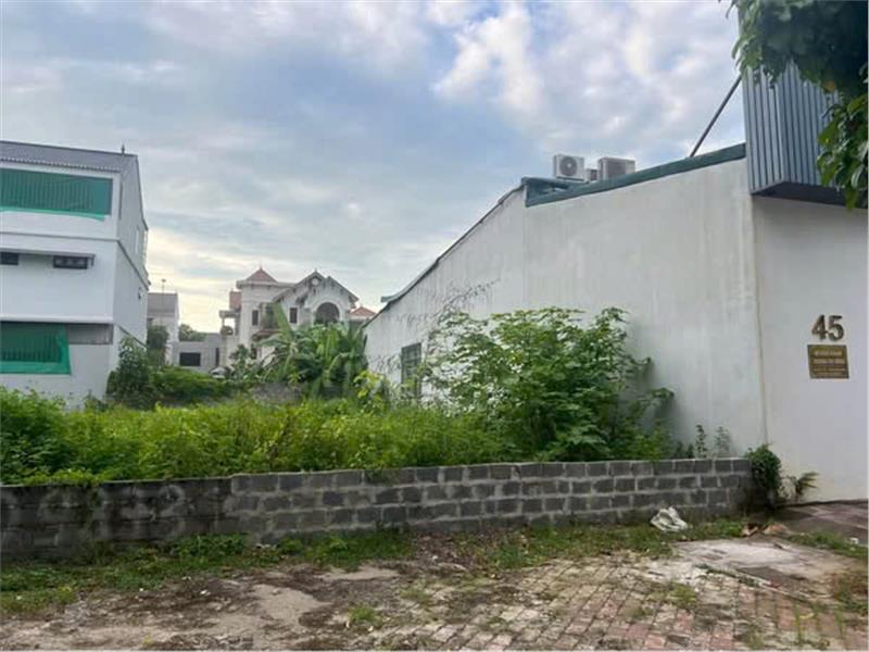 ĐẤT ĐẸP - GIÁ TỐT - Vị Trí Đắc Địa Tại Mặt đường Trương Hán Siêu, Thành phố Hoà Bình