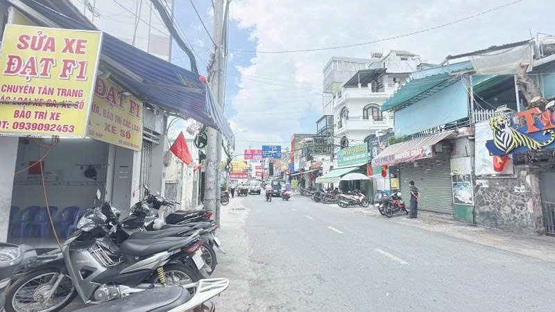 Bán nhà Cấp 4, Mặt tiền Nguyên Hồng, ngay Phạm Văn Đồng, 8x40m, tiện xây mới, 36 tỷ.