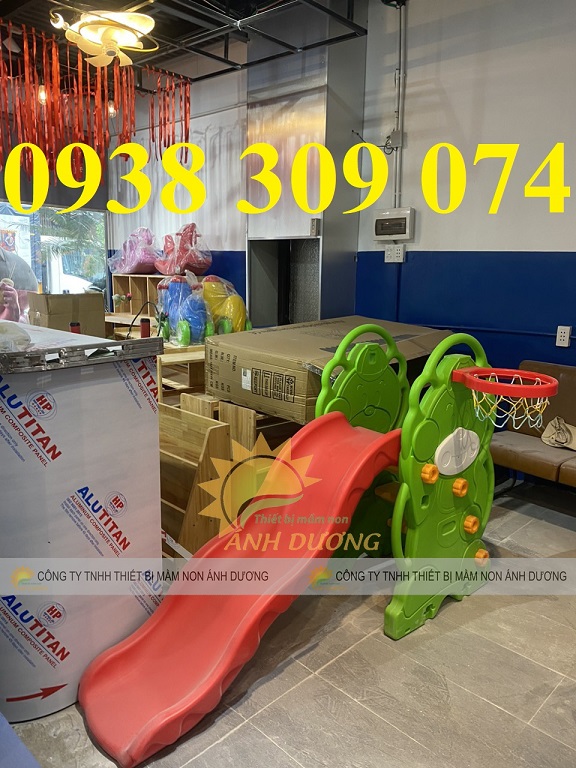 Cầu trượt xích đu con gấu cho bé, cầu trượt đơn giá rẻ