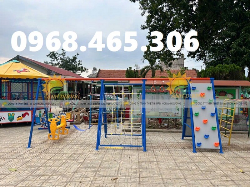 Đu quay trẻ em, nhà banh sắt trẻ em ngoài trời