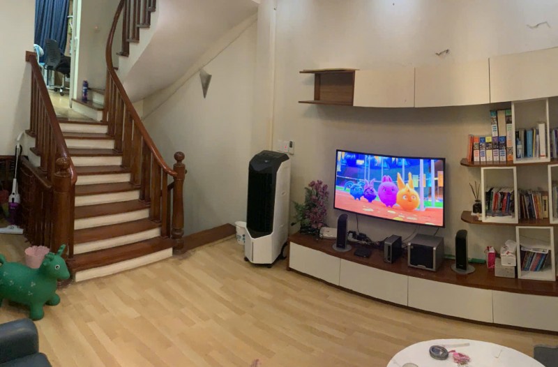 Cho thuê nhà  Vũ Tông Phan, 35m x 4 tầng, 3 phòng ngủ, 11triệu/ th