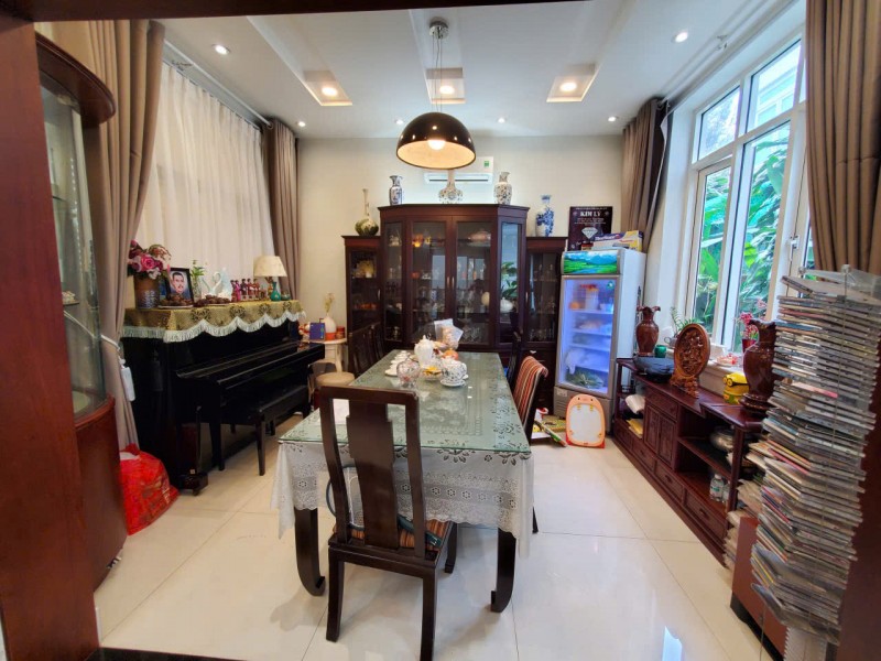 Chính Chủ Bán Mặt Tiền Đường 1, P.Bình Hưng, Q.Bình Chánh: DT 12x25m, Giá 65 Tỷ. Liên Hệ: