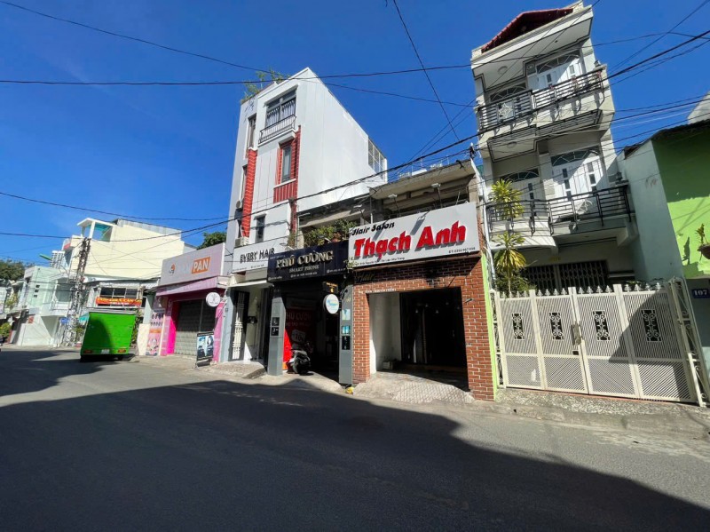 Bán nhà hai tầng mặt tiền đường Trần Nguyên Hãn- Nha Trang- Khánh Hoà
 Diện tích thực tế 63m2 Giá: