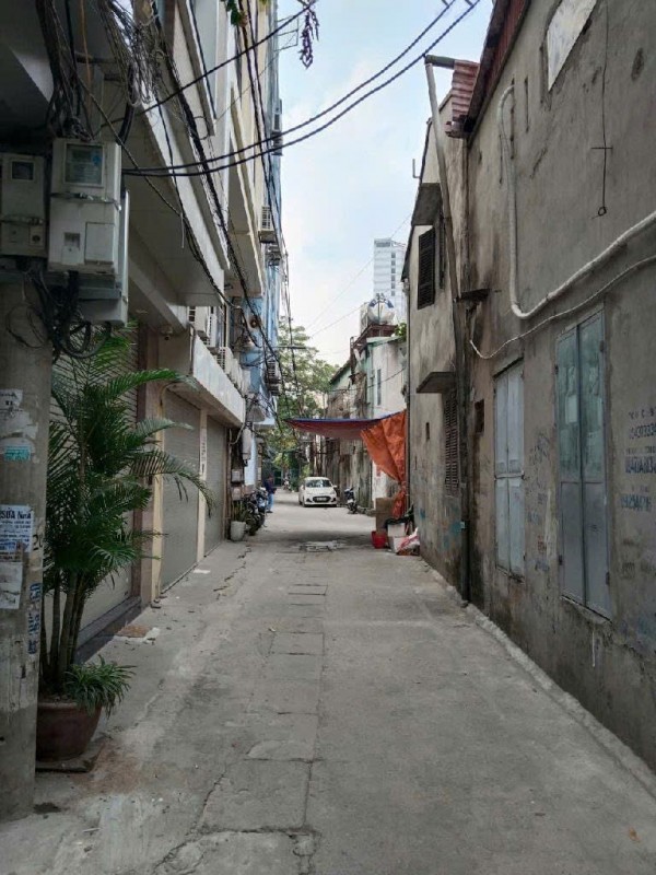 Nhà Tây Hồ trích Sài 40m, view Hồ Tây, 2 mặt ngõ, oto đỗ cửa, mảnh đất vàng còn sót lại!