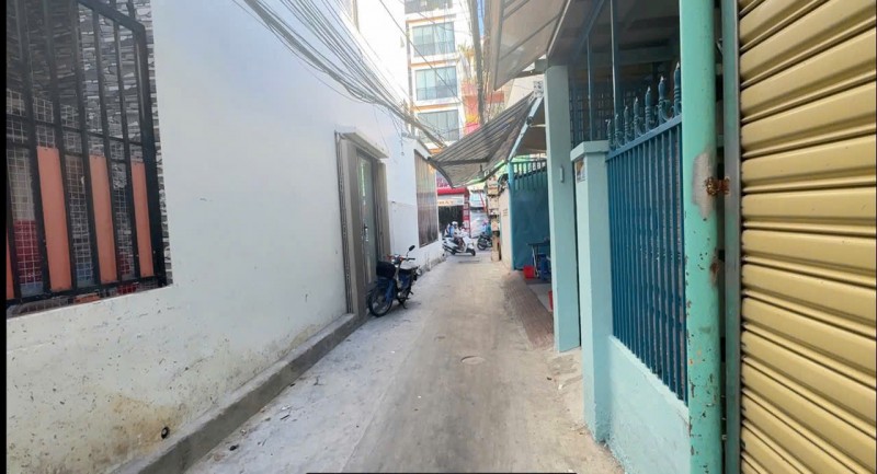 BÁN NHÀ HẺM 3 MẶT TIỀN NGAY TTTP NHA TRANG - Chỉ sau 1 căn nhà thôi.