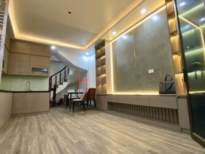 TRUNG TÂM MỸ ĐÌNH- CẦU GIẤY- DÂN XÂY BTCT SẴN XÁCH VALI VỀ Ở- 5P RA BÊN XE MỸ ĐÌNH