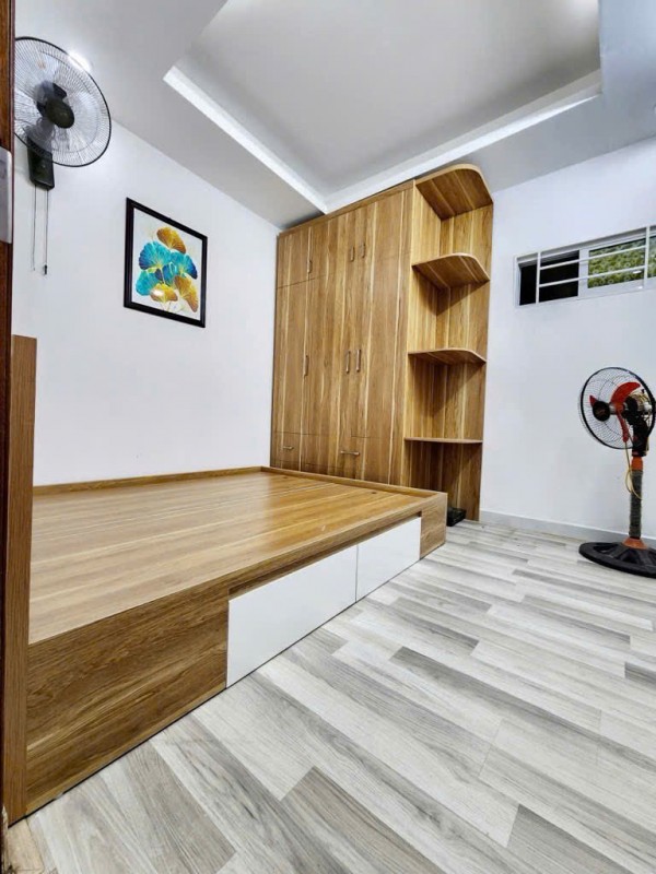 Căn chung cư Xuân La 52m, tầng 1, 2 ngủ, thang máy, full nội thất!