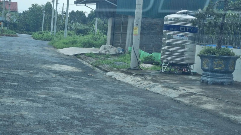 Chính Chủ Cần Bán Nhà Xưởng Mặt Đường Xe Công, View Kênh , Đã Lắp hệ thống điện 3 Pha