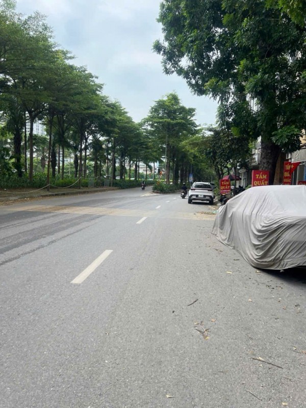 Hót Đất đường Bưởi, 31m,  tặng nhà 2 tầng, Tây hồ view thoáng, oto đỗ cửa, hiếm.