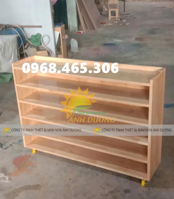 Kệ dép mầm non bằng gỗ, kệ dép mẫu giáo
