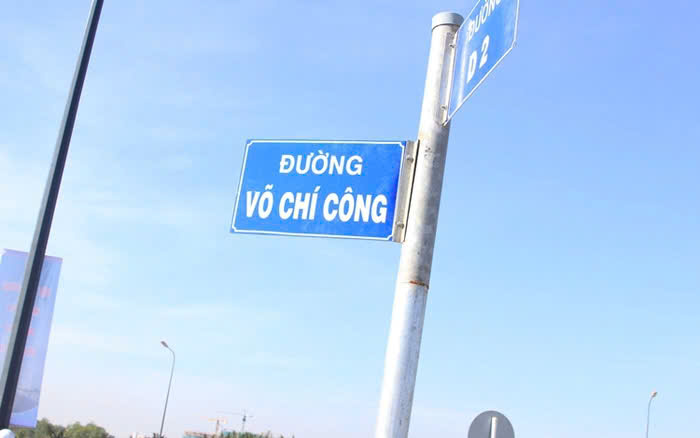 Em có căn chung cư 46m, 2 ngủ, 1 bếp, vệ sinh,  thang máy vù vù! Ban công thoáng! Full đồ!
