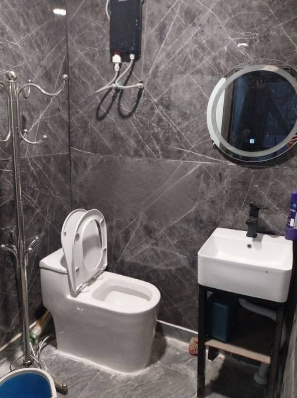 Cho thuê căn hộ tầng 2 Bùi Xương Trạch, 60m2, 2 ngủ, 1 vệ sinh, chỉ 6.2 Triệu