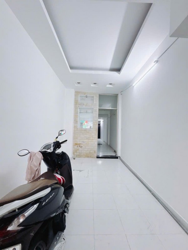 CĂN HỘ DỊCH VỤ CÓ 5 TỶ 

TRUNG TÂM Q4

ĐÃ GIẢM 800 TRIỆU