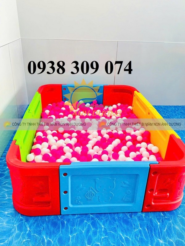 Nhà banh nhựa hình vuông mầm non, nhà banh cầu trượt trẻ em