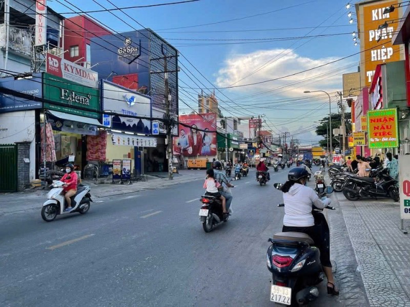 BÁN NHÀ CẤP 4 (7.6x28) MẶT TIỀN NGUYỄN ẢNH THỦ – HIỆP THÀNH, Q12