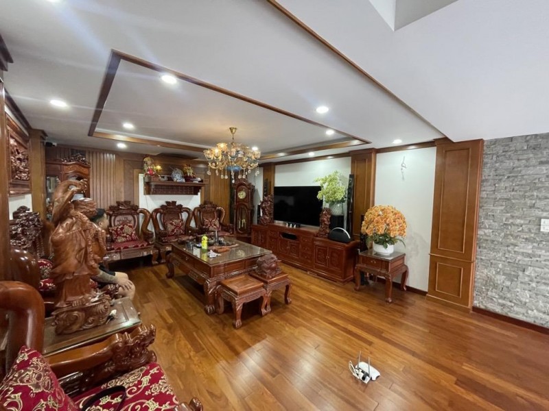 Tòa nhà 7 tầng 70m2, thang máy, ô tô tránh, khu Cầu Giấy – doanh thu 1 tỷ/năm