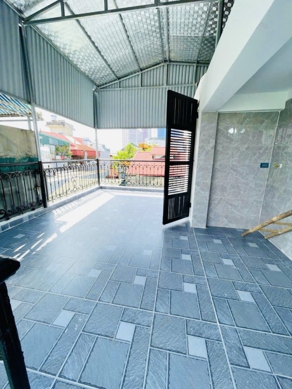 BÁN NHÀ NGỌC THUỴ LONG BIÊN, DÂN XÂY-OTO-40M- NHỈNH 6 TỶ(TL)