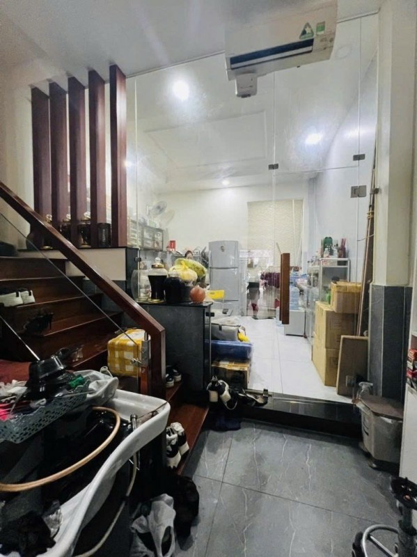 Bán nhà Mặt tiền Huyền  Quang - gần chợ Tân Định, Quận 1, 3,9x16m, 2 tầng, 1 chủ, 15,5 tỷ