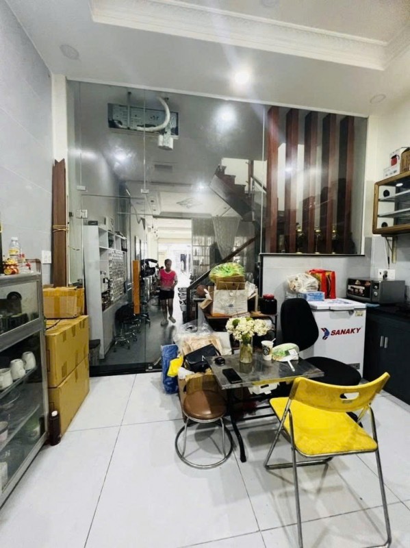 Bán nhà Mặt tiền Huyền  Quang - gần chợ Tân Định, Quận 1, 3,9x16m, 2 tầng, 1 chủ, 15,5 tỷ