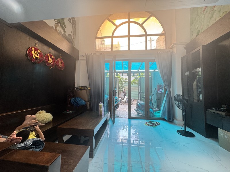 Bán nhà  đường Số 15, Hiệp Bình Phước, Thủ Đức. DT 62m2, 5 tầng, 5PN, sổ hồng. Giá 8.5 tỷ.