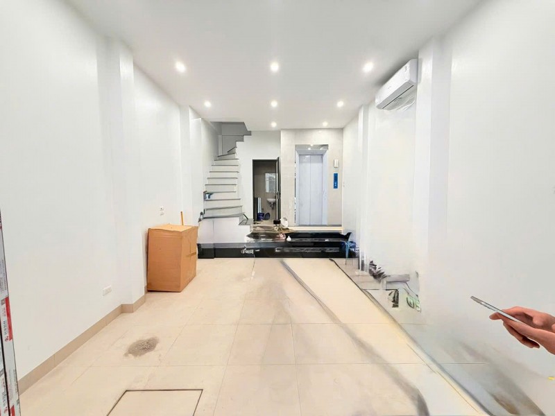 *Bán Gấp* Nhà Cầu Giấy 6 Tầng Thang Máy 40m2 Chỉ Nhỉnh 9 tỷ