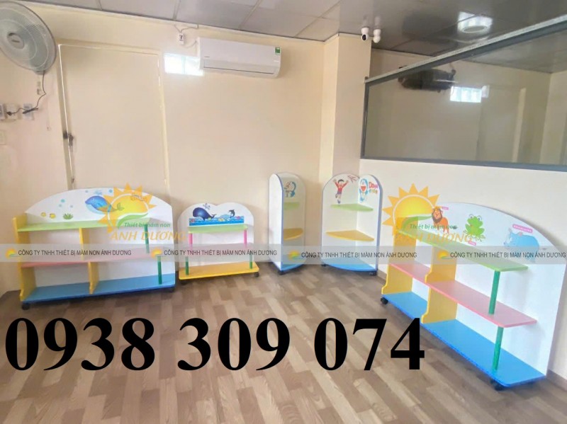 Kệ góc chơi mầm non, tủ kệ mầm non, kệ gỗ mầm non