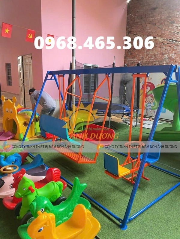 Xích đu 3 dạng 8 chỗ ngồi, xích đu mầm non ngoài trời