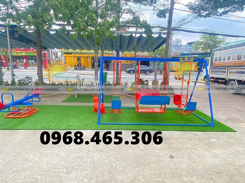 Xích đu 3 dạng 8 chỗ ngồi, xích đu mầm non ngoài trời