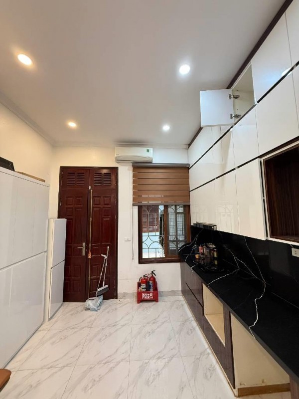 Bán nhà mặt phố Phạm Văn Đồng, 33m2, 5 tầng, vị trí cực đẹp, giá 7,2 tỷ