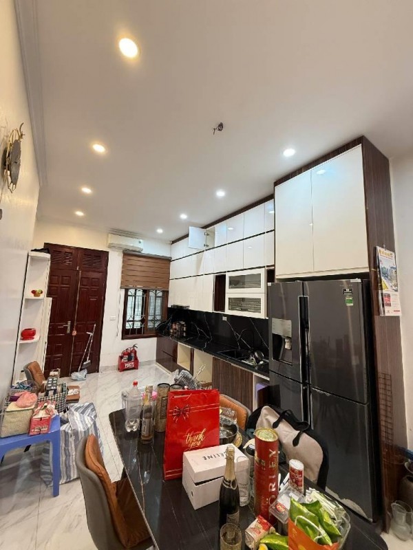 Bán nhà mặt phố Phạm Văn Đồng, 33m2, 5 tầng, vị trí cực đẹp, giá 7,2 tỷ