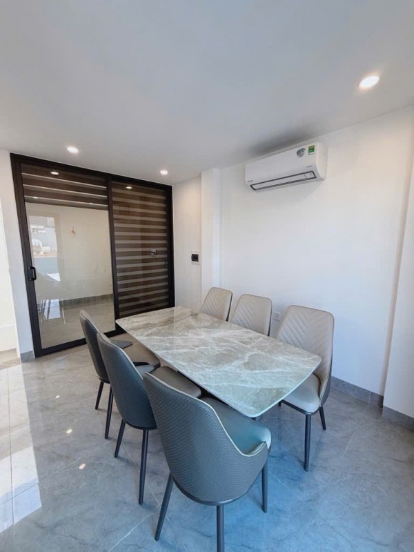 Bán nhà Siêu đẹp Ngọc Thuỵ Long Biên Full Nt- Oto tránh- gara thang máy- ViewnHồ-50m -7 tầng 13.x tỷ