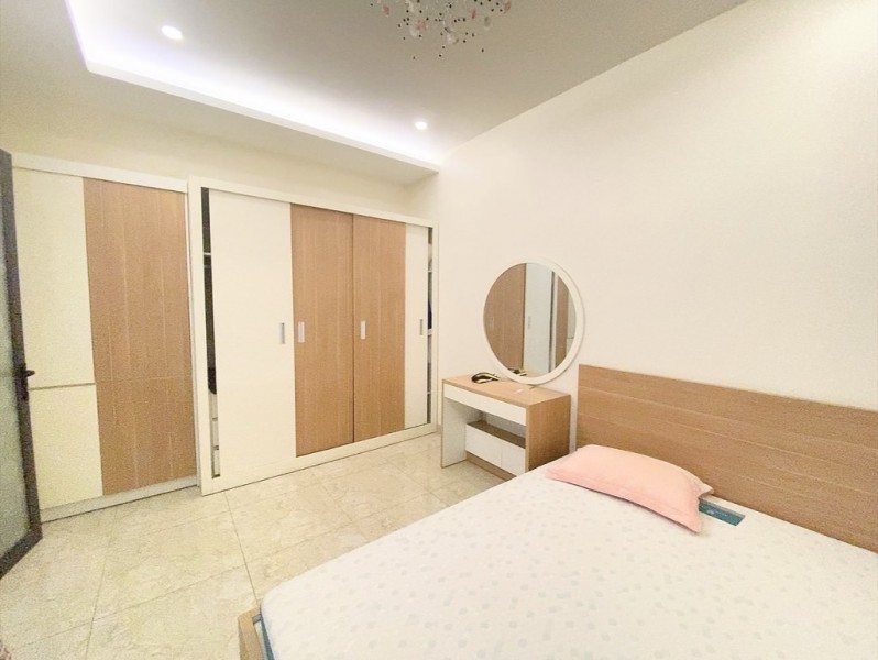 HIẾM, BÁN NHÀ ĐẸP PHÚC ĐỒNG LONG BIÊN, THANG MÁY-PHÂN LÔ-VỈA HÈ-OTO TRÁNH-45M NHỈNH 13 TỶ(TL)