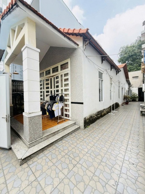 Bán nhà Hẻm 8m Âu Cơ, 1 Đời Chủ, gần Bàu Cát, 7,6x33m, Cấp 4 - Tiện xây, ko lộ giới, 23,5 tỷ.