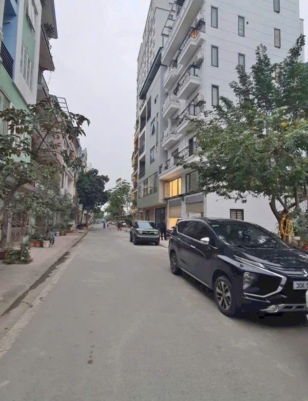 KHU VIP BA ĐÌNH- TOÀ 7 TẦNG THANG MÁY- VỈA HÈ Ô TÔ TRÁNH- DT 45m2, MT 4.8M- GARA Ô TÔ 16 CHỖ- 17.X