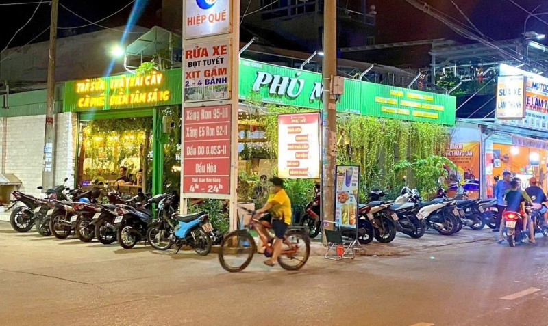 Nhà Bè ! QUÁN CAFÉ ĐẸP LẮM ! SANG RẺ CHỈ 179 tr QUÁN CAFE GÓC 2 MT
Liên hệ: 0973508530 ( chính chủ