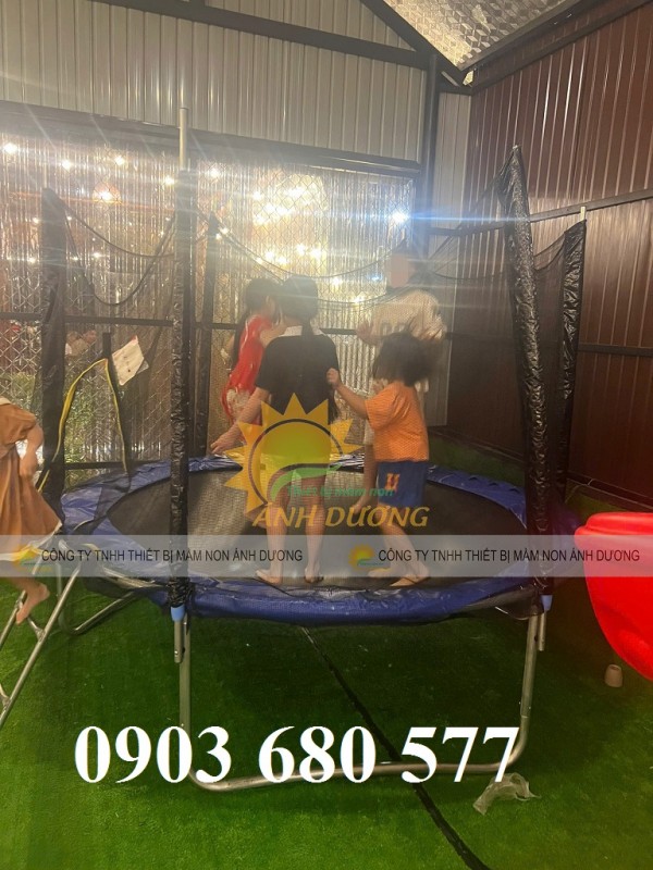 Sàn nhún ngoài trời cho trẻ em mầm non vận động