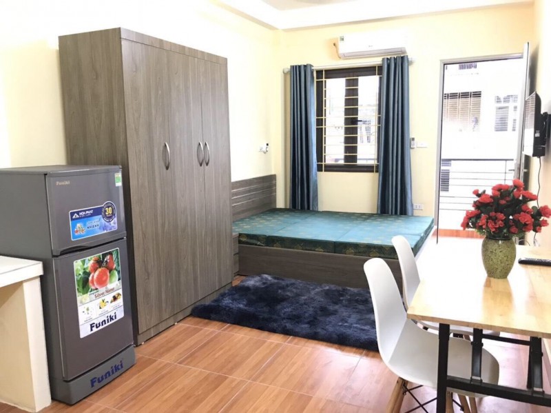 Cho Thuê Ccmn đẹp thoáng ban công giá rẻ Tại 171 Nguyễn Ngọc Vũ, Hoàng Ngân, Lê Văn Lương