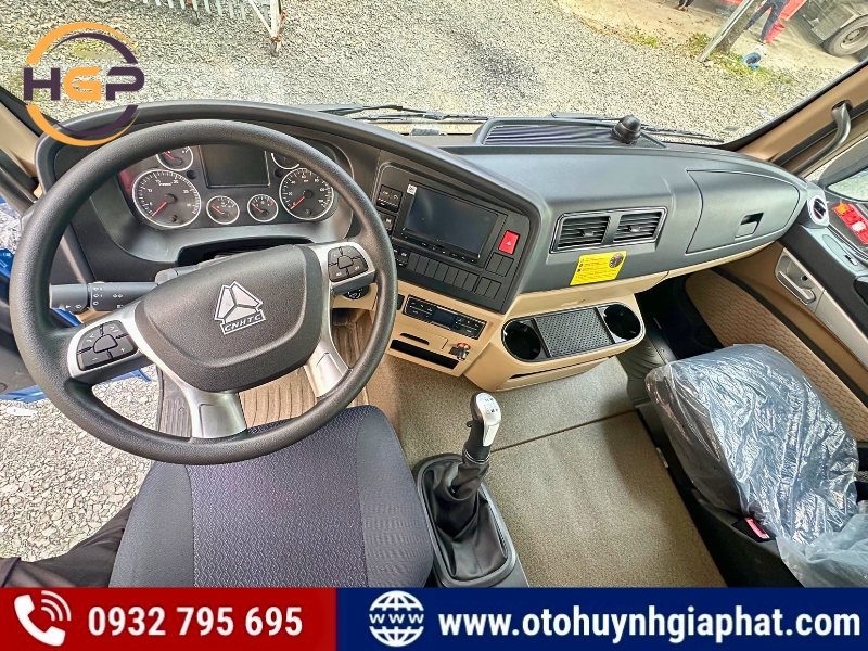Bán xe đầu kéo Howo TX330 - Cabin khủng nhất dàn xe 1 cầu