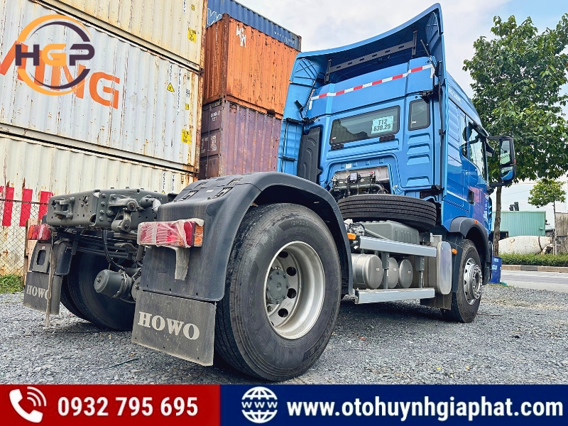 Bán xe đầu kéo Howo TX330 - Cabin khủng nhất dàn xe 1 cầu